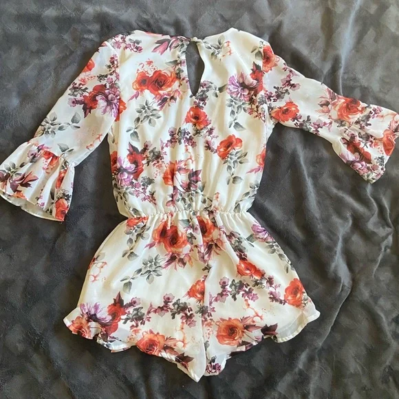 Floral romper - Picture 3 of 3